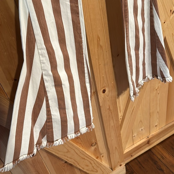 Altar’d State Bell Bottoms - Picture 3 of 5